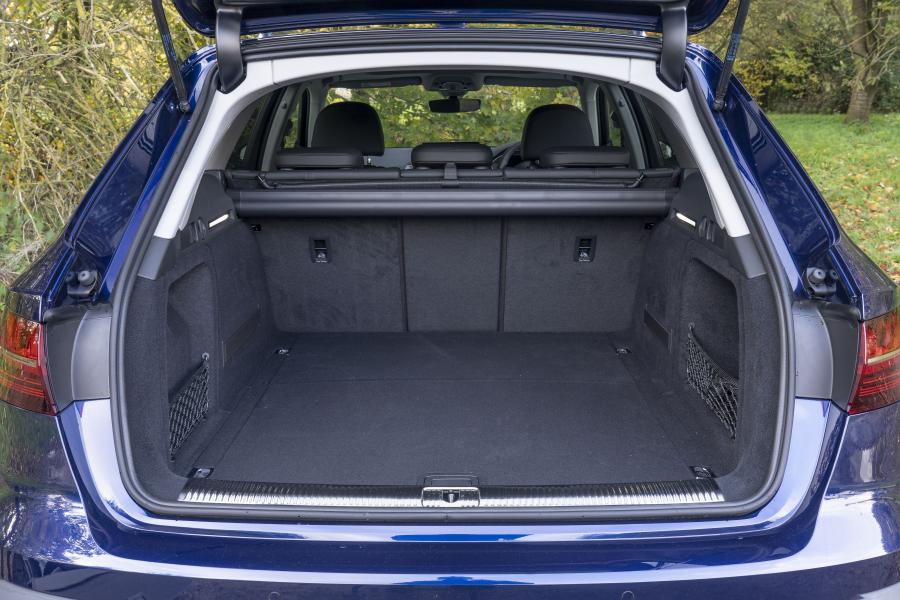 Багажник Audi A4 Allroad Quattro (B9) 2019 года  (UK) (фото 16 из 40)